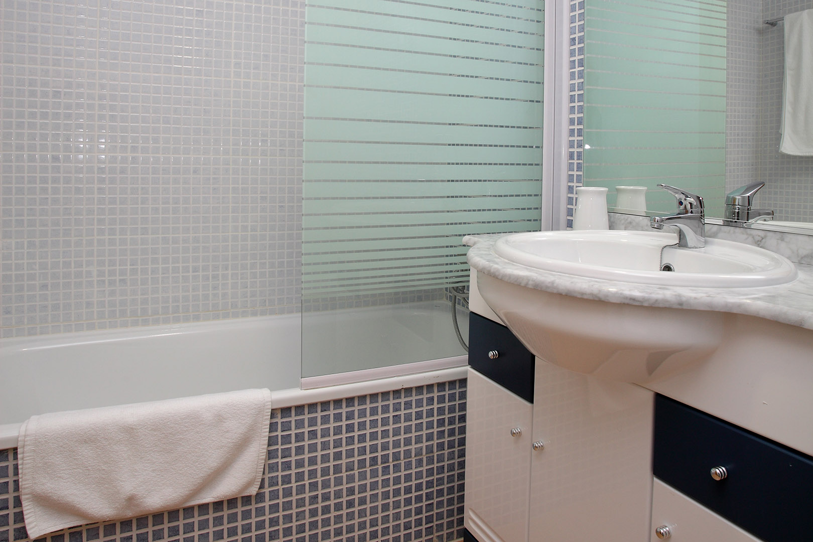 Apartamento bajo con jardín (foto 5)