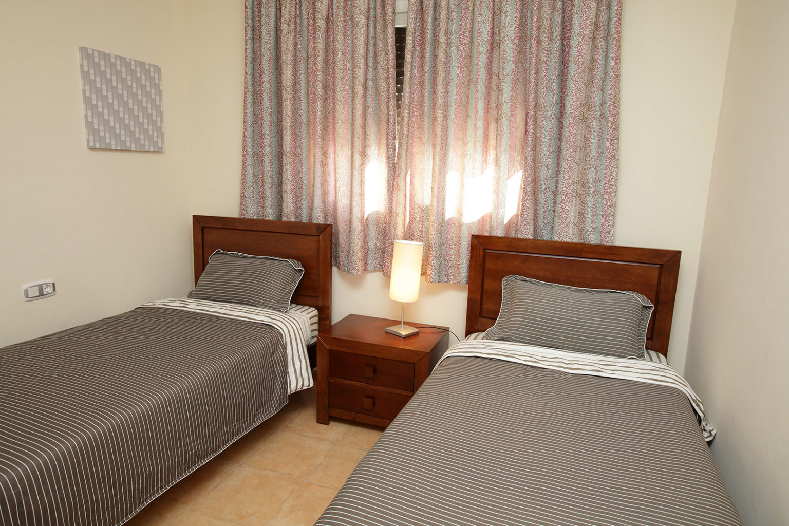 Segundo dormitorio con dos camas